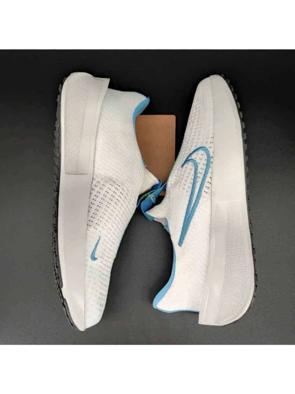 Nike Interact Run EasyOn Women's Size 8 US Running Shoes Flyknit White FV5591